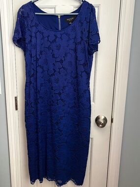 Beautiful lace overlay midi dress, Size 14